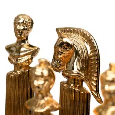 Jeu d'Echecs en Métal Plaqué Or et Argent Colonne Romaine – Image 3