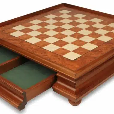 Ensemble Oriental Orme Echiquier sur Pied en Bois d'Orme avec Tiroir de Rangement & Jeu d'Echecs en Bois et Laiton Massif – Image 9