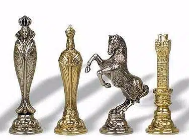 Ensemble "Florentine Renaissance" Echiquier en Bois d'Orme et de Bruyère & Jeu d'Echecs en Métal