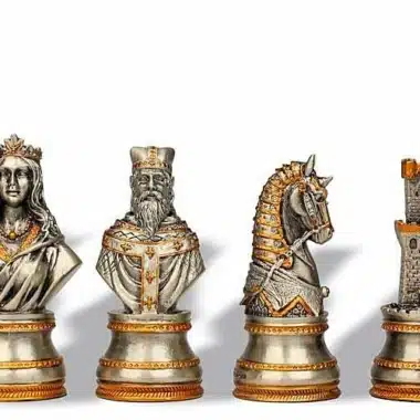 Ensemble Buste Médieval Haut de Gamme III Echiquier en Bois Plateau de Jeu en Albâtre et Jeu d'Echecs en Etain Plaqué Or et Argent – Image 11