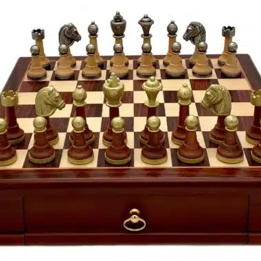 Ensemble Classic XV Echiquier en Bois d'Acajou et Erable et Jeu d'Echecs en Bois et Métal – Image 3