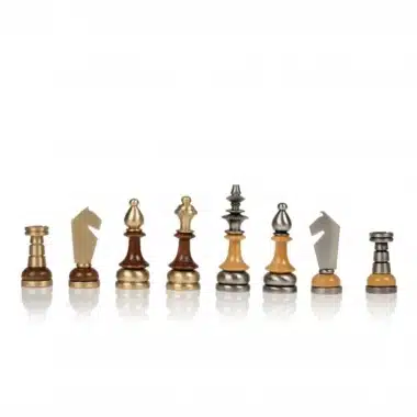 Alternative view of Ensemble de Jeu d'Échecs en Laiton Massif et Bois avec Échiquier en Noyer de Bruyère Finition Brillante