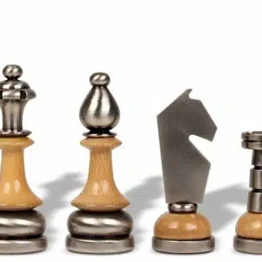 Jeu d'Echecs Stylisé en Bois et Laiton Massif – Image 4