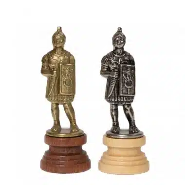 Fous du jeu d'échecs en métal doré et argenté, figures de légionnaires
