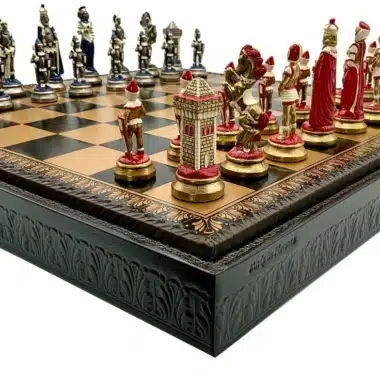 Ensemble Mary Stuart III Echiquier en Similicuir & Jeu d'Echecs en Métal Peint à la Main – Image 5