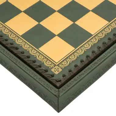 Ensemble Romains vs Barbares : Echiquier en Similicuir & Jeu d'Echecs en Métal Peint à la main – Image 7