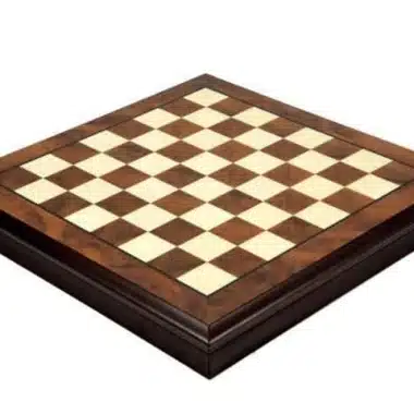 Jeu d'Echecs Medieval et Echiquier en Bois de Noyer et d'Erable avec Compartiment de Rangement – Image 12