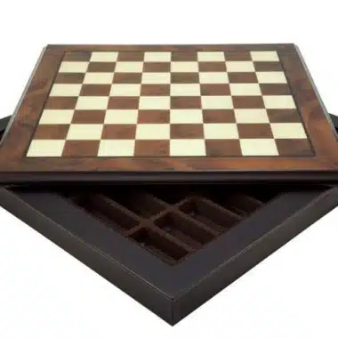 Jeu d'Echecs Medieval et Echiquier en Bois de Noyer et d'Erable avec Compartiment de Rangement – Image 11
