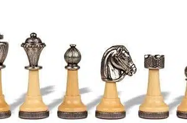 Ensemble Classic XV Echiquier en Bois d'Acajou et Erable et Jeu d'Echecs en Bois et Métal – Image 13