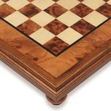 Ensemble César II Echiquier sur Pied en Bois de Bruyère & Jeu d'Echecs en Métal Massif – Image 6