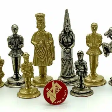 Ensemble Camelot Roi Arthur XIII Echiquier avec Rangement et Jeu d'Echecs en Métal – Image 6