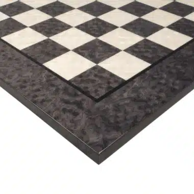 Ensemble Pyramide Moderne Gris Echiquier en Bois de Bruyère et d'Erable & Jeu d'Echecs en Bois Laqué Noir et Blanc – Image 10