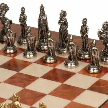 Ensemble Mary Stuart VI Echiquier en Bois d'Orme et de Bruyère et Jeu d'Echecs en Métal – Image 5