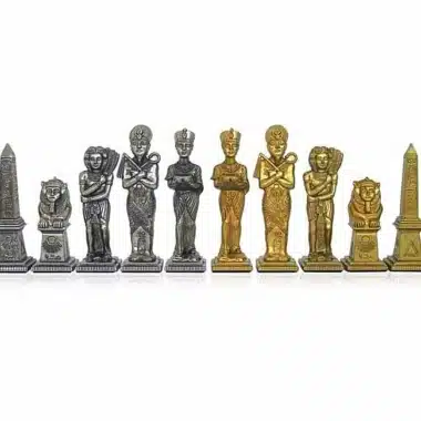 Jeu complet de pièces égyptiennes dorées et argentées alignées