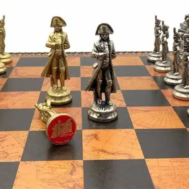 Ensemble Grand Napoléon II Echiquier avec Rangement et Jeu d'Echecs en Métal – Image 3