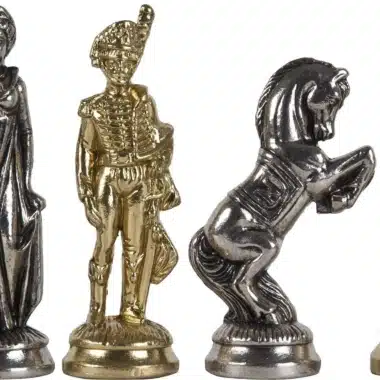Ensemble Grand Napoléon IV Echiquier en Bois Original et Jeu d'Echecs en Métal – Image 10