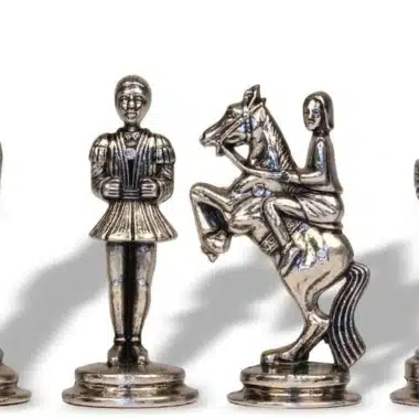 Ensemble Camelot Roi Arthur VI Echiquier en Bois d'Orme et de Bruyère et Jeu d'Echecs en Métal – Image 6