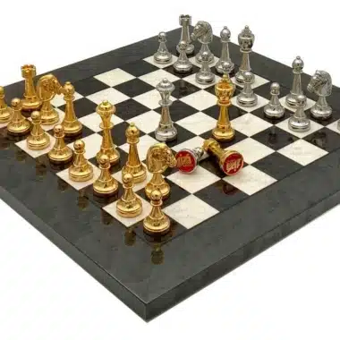 Ensemble Classic Flower 4 Echiquier en Bois d'Erable et de Bruyère et Jeu d'Echecs en Métal Plaqué Or et Argent – Image 2