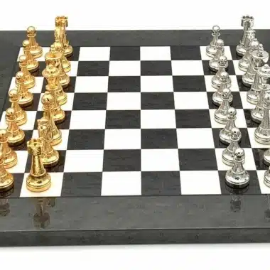 Ensemble Classic Flower 4 Echiquier en Bois d'Erable et de Bruyère et Jeu d'Echecs en Métal Plaqué Or et Argent – Image 3