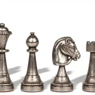 Ensemble Staunton Mix II Echiquier en Similicuir avec Compartiment de Rangement Intégré & Jeu d'Echecs en Métal Massif – Image 12