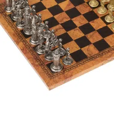 Ensemble Camelot Roi Arthur VII Echiquier en Similicuir & Jeu d'Echecs en Métal Massif – Image 5