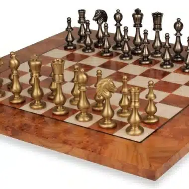 Ensemble Oriental IV Echiquier en Bois d'Orme et de Bruyère et Jeu d'Echecs en Laiton