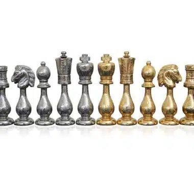 Ensemble Arabic Style IV Echiquier en Similicuir avec Rangement et Jeu d'Echecs en Métal Plaqué Or et Argent – Image 10