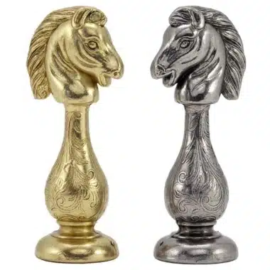 Grand Jeu d'Echecs en Métal &  Échiquier en Cuir Véritable avec Tiroir de Rangement – Image 7