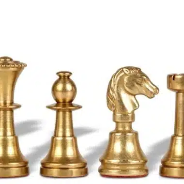 Ensemble Mignon II Echiquier en Similicuir avec Compartiment de Rangement & Jeu d'Echecs en Laiton Massif – Image 5