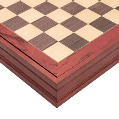 Ensemble Buste Médieval Echiquier en Bois d'Erable et de Noyer & Jeu d'Echecs  Résine Peint à la Main – Image 9
