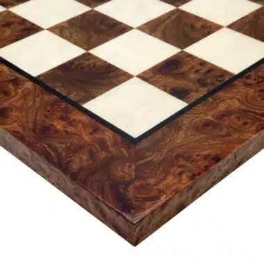 Ensemble Camelot Roi Arthur VI Echiquier en Bois d'Orme et de Bruyère et Jeu d'Echecs en Métal – Image 9