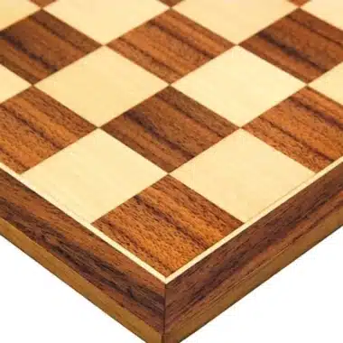 Ensemble "Knight Academy" Echiquier en Bois de Noyer et d'Erable & Jeu d'Echecs en Bois de Rose