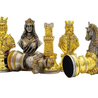 Ensemble Buste Médieval Haut de Gamme III Echiquier en Bois Plateau de Jeu en Albâtre et Jeu d'Echecs en Etain Plaqué Or et Argent – Image 14