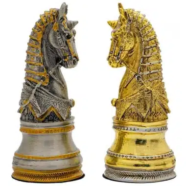 Jeu d'Echecs en Etain Plaqué Or et Argent Buste Médiéval – Image 4