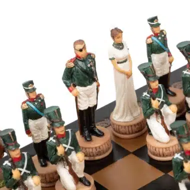 Ensemble Napoléon Campagne de Russie II Jeu d'Echecs en Résine et Echiquier en Similicuir Noir – Image 11