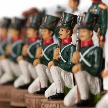 Ensemble Napoléon Campagne de Russie IV Jeu d'Echecs en Résine et Echiquier en Similicuir Vert – Image 4