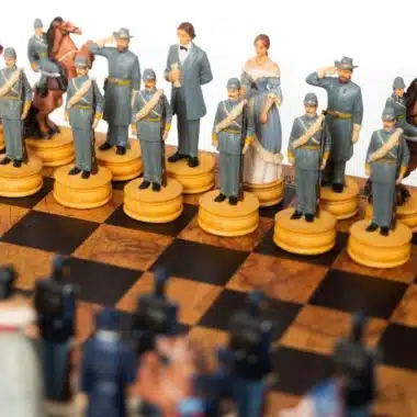 Ensemble Guerre de Sécession II Echiquier en Similicuir Carte du Monde et Pièces d'Echecs Guerre de Sécession – Image 4