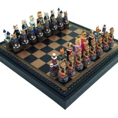Ensemble Chiens et Chats Echiquier en Similicuir et Jeu d'Echecs en Résine