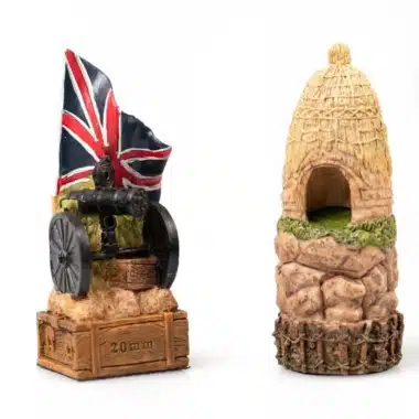Ensemble Guerre Anglo-Zouloue II Echiquier en Similicuir avec Rangement et Jeu d'Echecs en Résine Peint à la Main – Image 9
