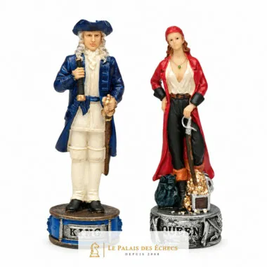 Roi et dame pirates, officier et capitaine armée d'un sabre