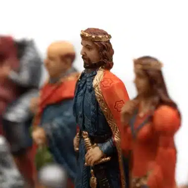 Ensemble Robin des Bois Echiquier en Similicuir & Jeu d'Echecs en Résine Peint à la Main – Image 10