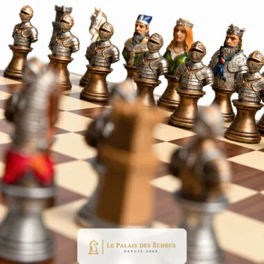 Pièces d'échecs Buste Médiéval III en résine peinte, détail des bustes royaux
