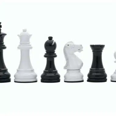 Ensemble Jeu d'Echec Bicolore Noir et Blanc Moderne en Bois Laqué – Image 5
