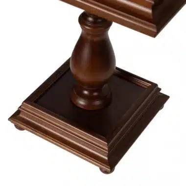 Table d'échecs Empire Lounge gros plan sur le socle et les pieds boule