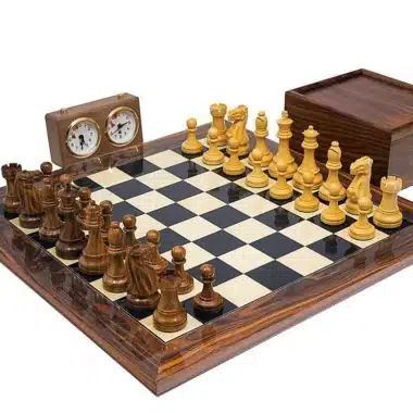 Ensemble complet Broadbase Club avec échiquier, horloge et coffret de rangement
