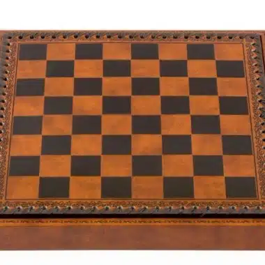 Ensemble Mary Stuart II Echiquier  en Similicuir & Jeu d'Echecs en Bois et Métal Massif – Image 3
