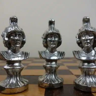 Jeu d'Echecs en Métal Bustes Romains – Image 4