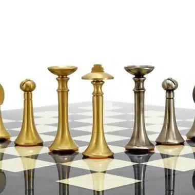 Ensemble Contemporain Gris Echiquier en Bois d'Erable & Jeu d'Echecs en Laiton Massif – Image 6