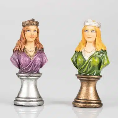 Ensemble Buste Médieval II Echiquier Noir et Doré en Similicuir et Jeu d'Echecs en Résine Peint à la Main – Image 12