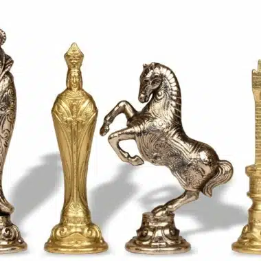 Grandes Figurines Medievales Italienne et Echiquier en Bois de Bruyere et d'Erable Gris – Image 3